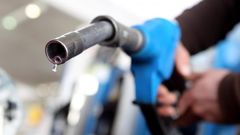 المرعي: الحكومة تخلق أزمة البنزين وتضاعفها