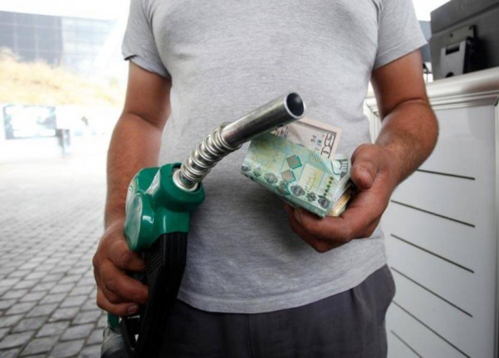 محطتان متنقلتان لبيع البنزين عالي الأوكتان بسعر 600 ليرة لليتر الواحد