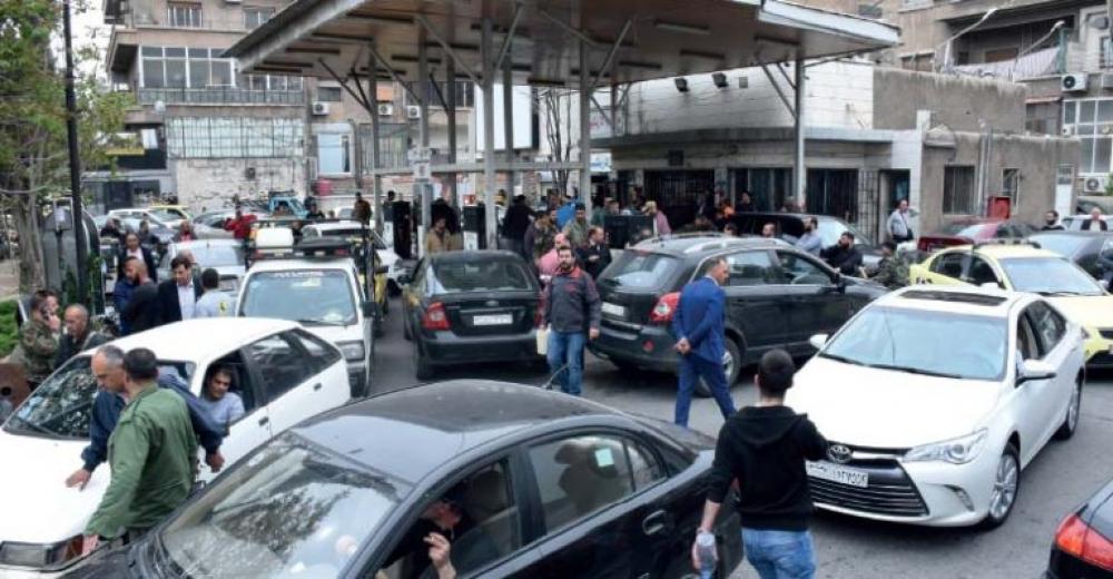 لا ناقلة نفط منذ 6 أشهر والفاتورة الشهرية بمليارات الدولارات