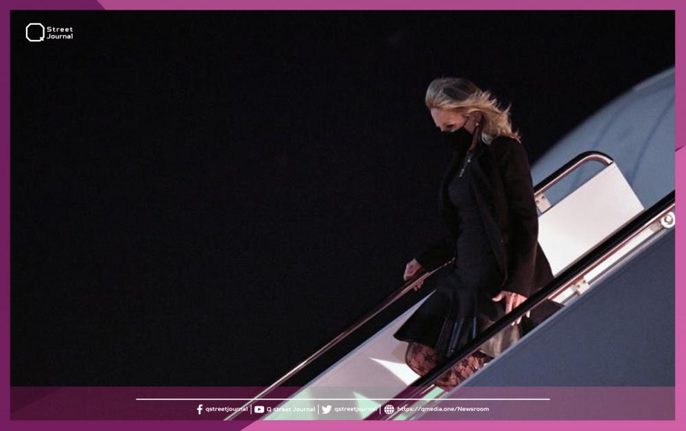 سيدة أمريكا الأولى تتنكر بزي مضيفة طيران