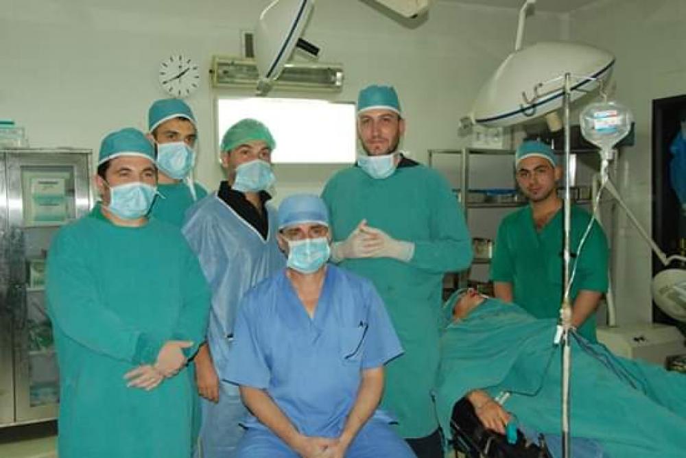 لأول مرة في سوريا عمل جراحي لبناء عظم الفك ذاتياً بتقنية "زوريش"