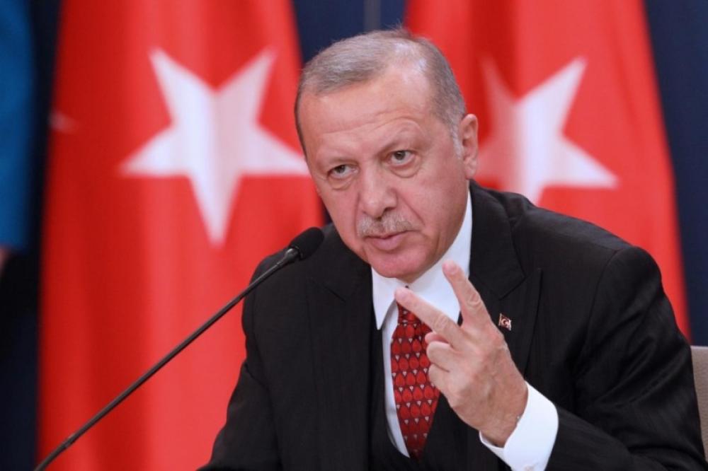 أردوغان يستفز اليونان.. لن نرضخ لـ"قراصنة" في شرق المتوسط