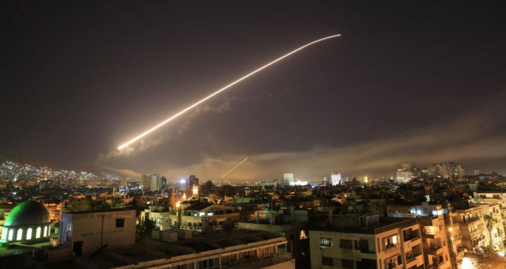 الدفاعات السورية تتصدى لصواريخ إسرائيلية