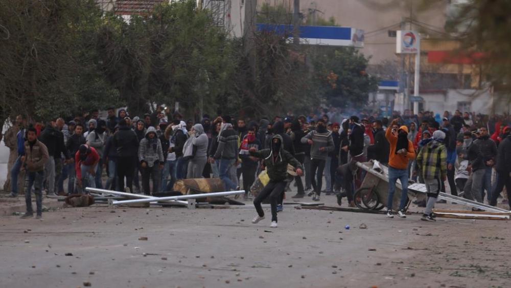 هل تُعادُ واقعة "البوعزيزي" مجدداً في تونس؟