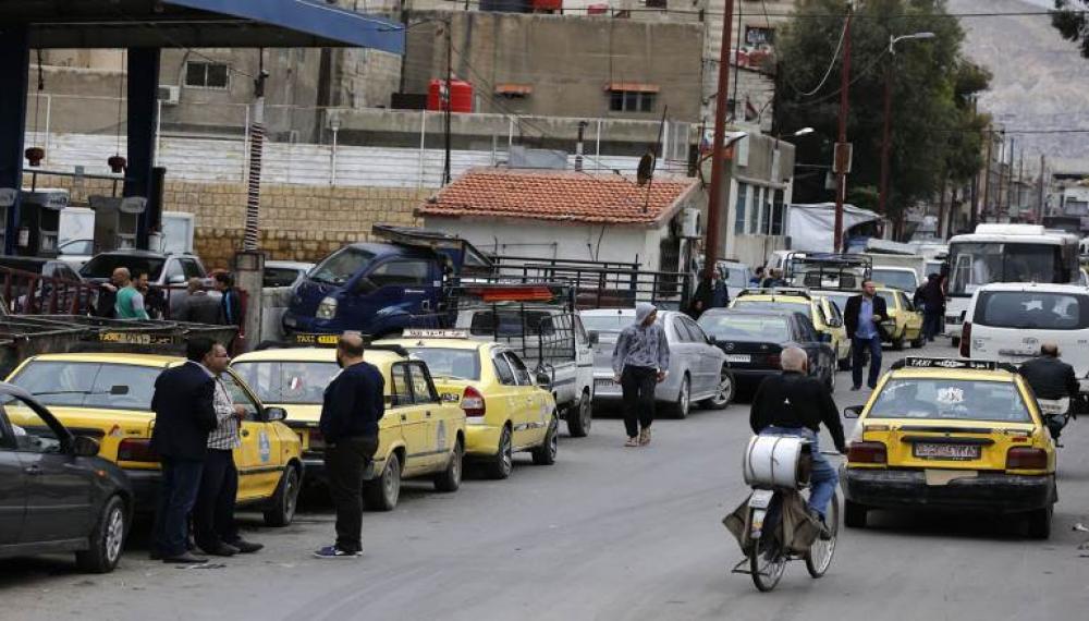 محافظة دمشق تبرر الازدحام على البنزين: يعود إلى «الحالة النفسية»