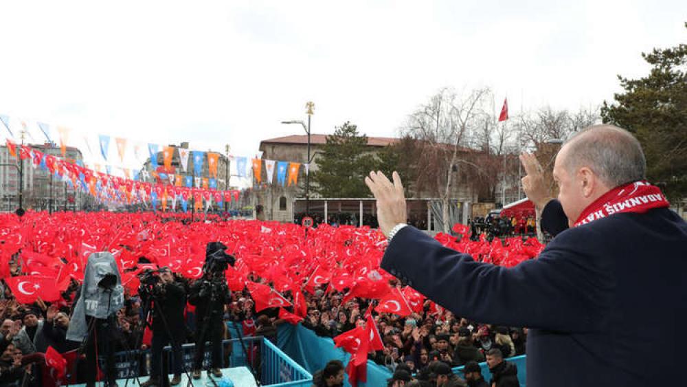 أردوغان يهدد ويصف تركيا بالعظيمة!