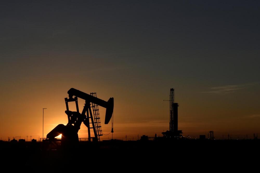 «الطقس» يخفض أسعار النفط عالمياً