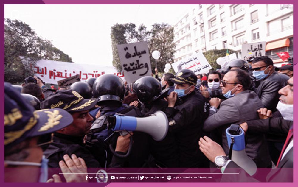 مظاهرات عارمة في تونس تطالب بإسقاط النظام البوليسي