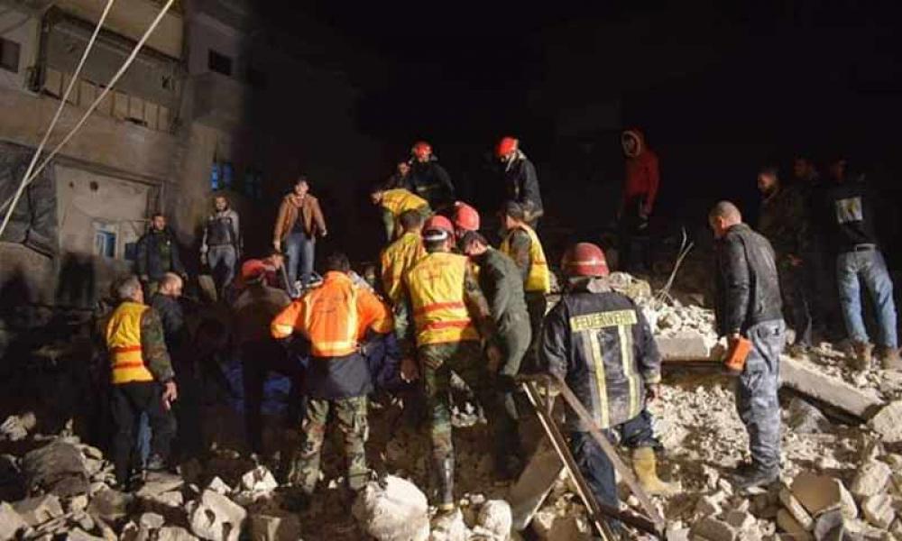 ضحايا وجرحى بانهيار مبنى سكني في حلب