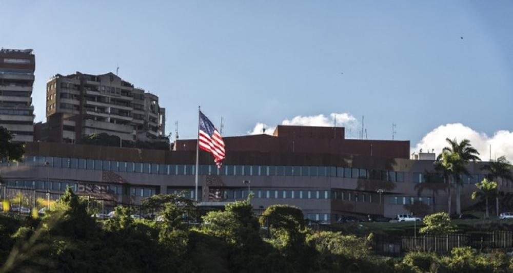 هل تغلق واشنطن سفارتها في فنزويلا؟