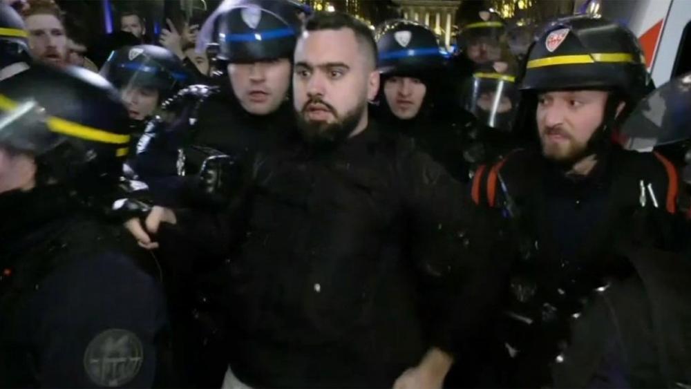 الشرطة الفرنسية تعتقل أحد قادة السترات الصفراء