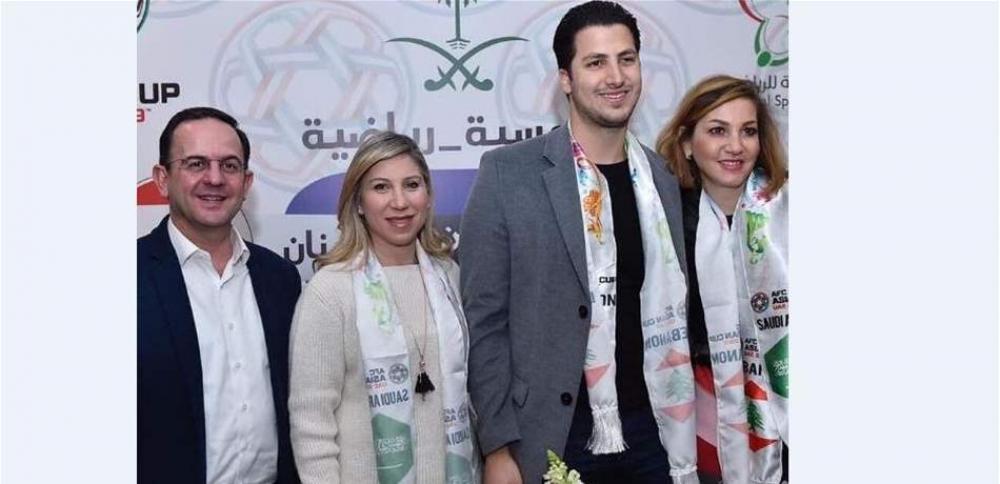 نائبة لبنانية تلبس العلم السعودي