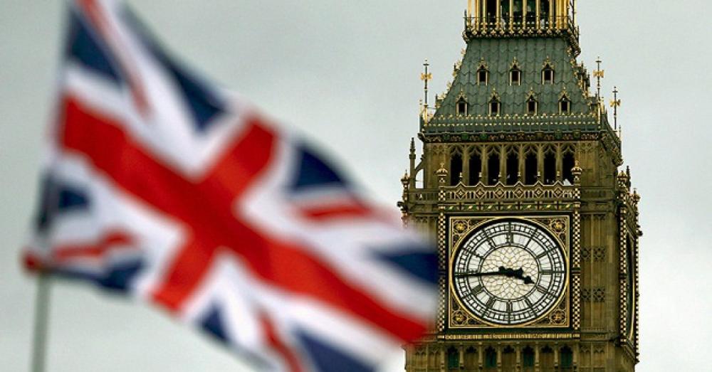 بريطانيا تقلص عدد موظفيها في سفارتيها في إيران والعراق؟ 