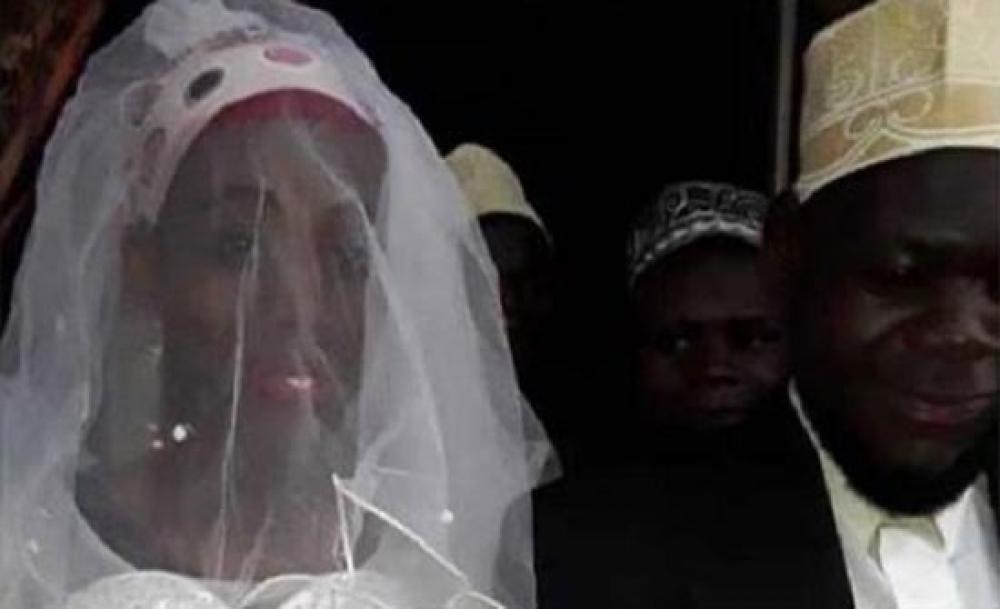 بهدف السرقة..شاب أوغندي يخدع إمام مسجد ويقنعه بالزواج به