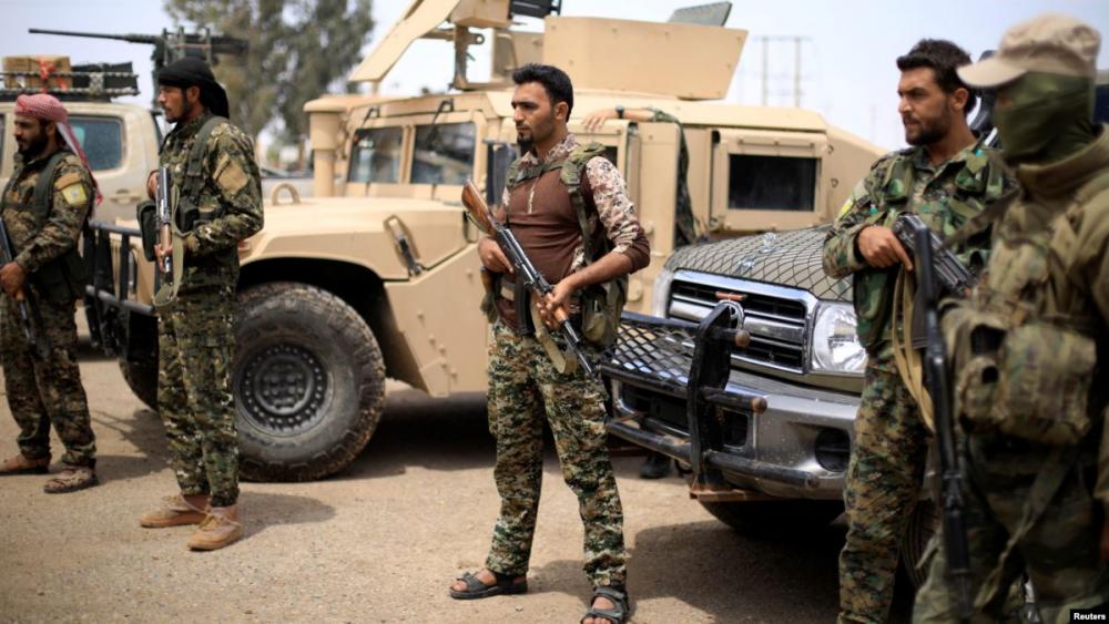 التحالف الدولي يرسل مساعدات عسكرية لمليشيا "قسد" في دير الزور 
