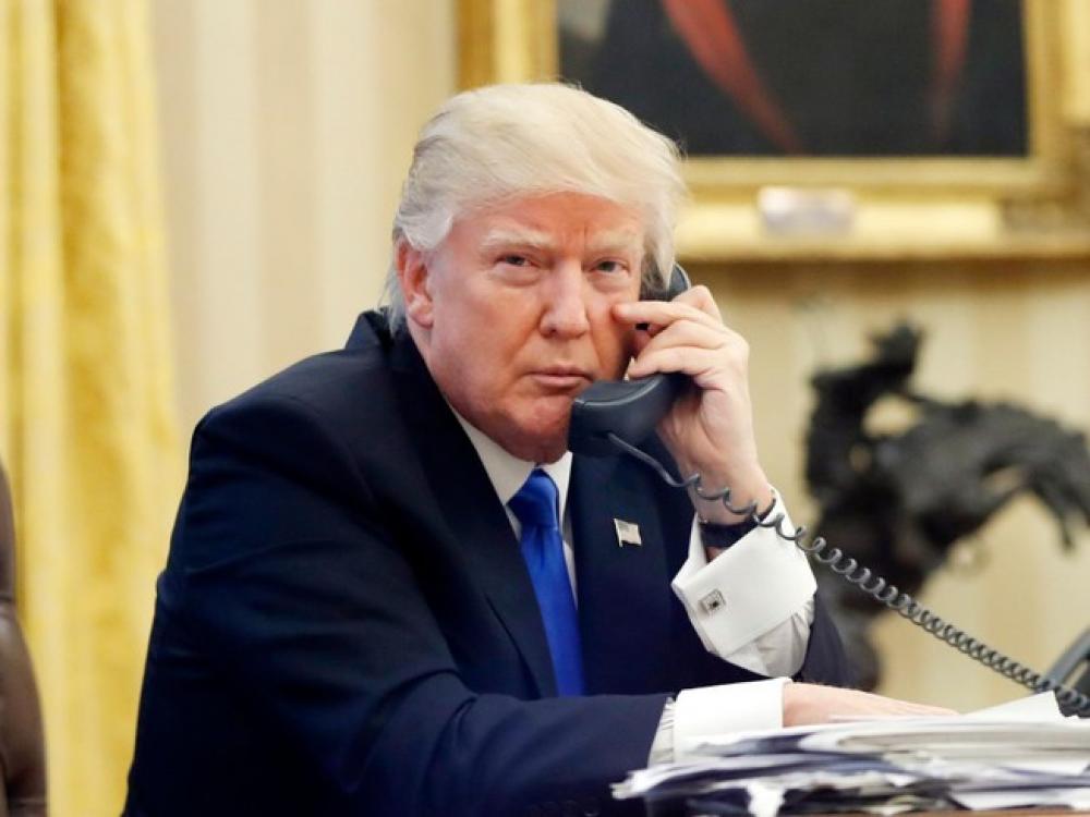 مكالمة هاتفية مسجّلة تفضح ترامب "اليائس"