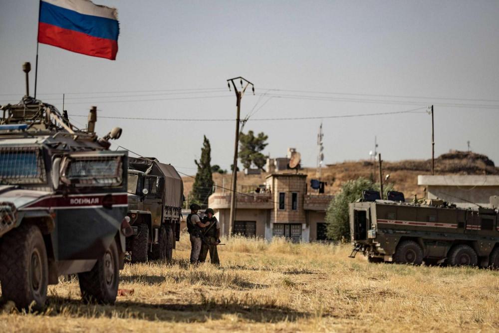انفجار يضرب قاعدة عسكرية روسية بريف الرقة 