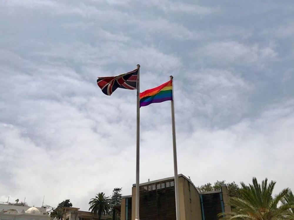 السفارة البريطانية في الجزائر تثير الجدل بدعمها المثليين