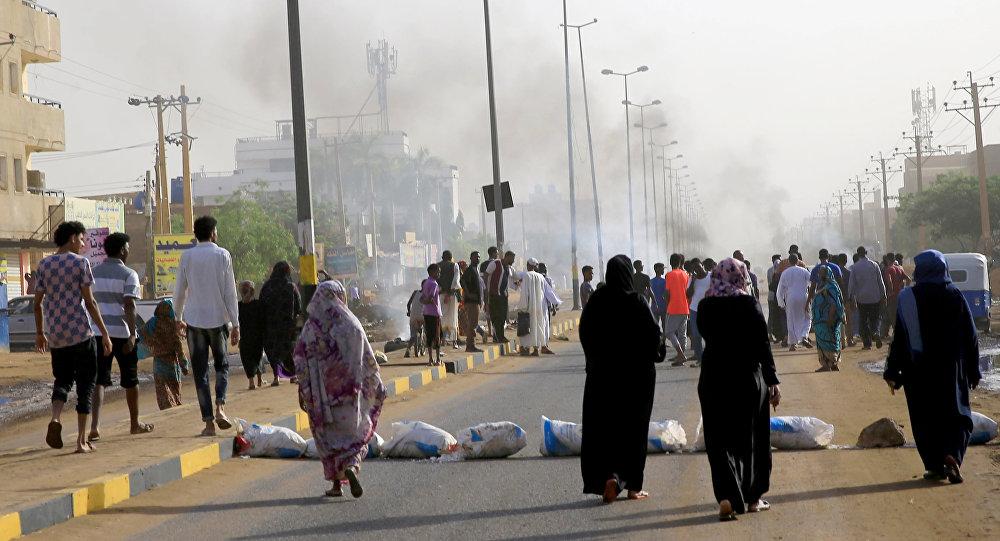 جثث عدد من المحتجين تطفو على سطح النيل