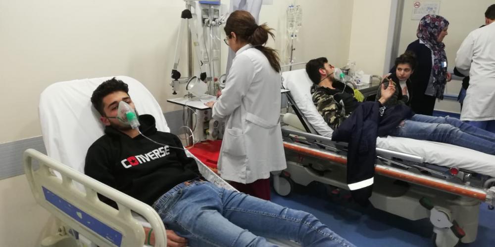 اختناق 70 طالباً ومعلماً بحادث غريب في البقاع