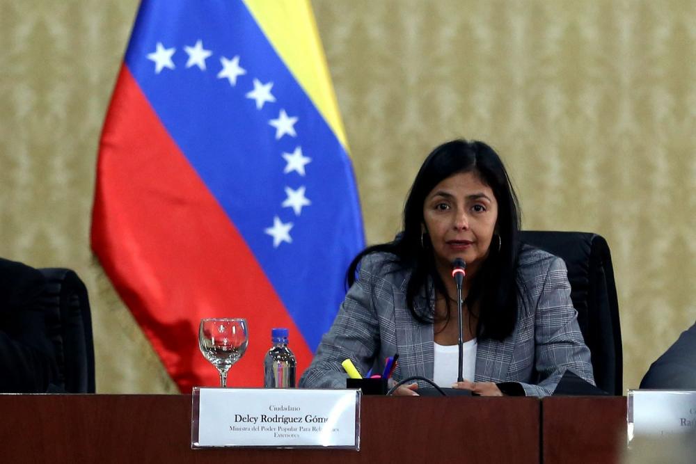 فنزويلا تنقل ممثليتها النفطية إلى موسكو