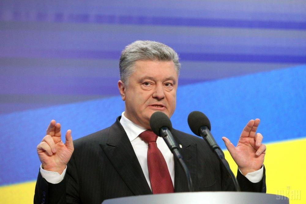 وزير أوكراني سابق يتوقع هرب الرئيس