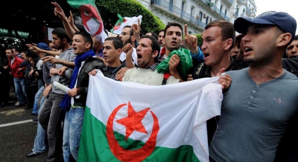 الجزائر.. رسالة من "الجيش" إلى "الشعب"