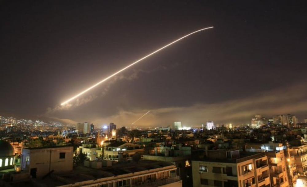 الدفاع الجوي يتصدى لعدوان إسرائيلي في حمص والقنيطرة