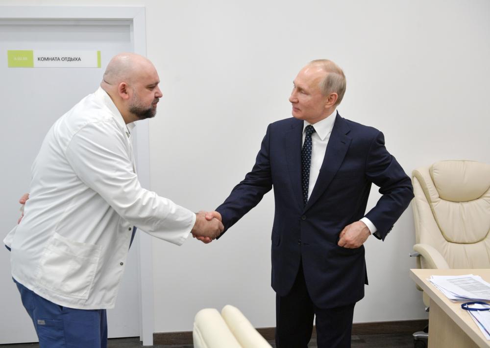 طبيب اجتمع مع بوتين مصاب بـ«كورونا»