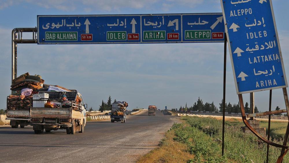 عودة حركة السيارات إلى طريق دمشق – حلب 