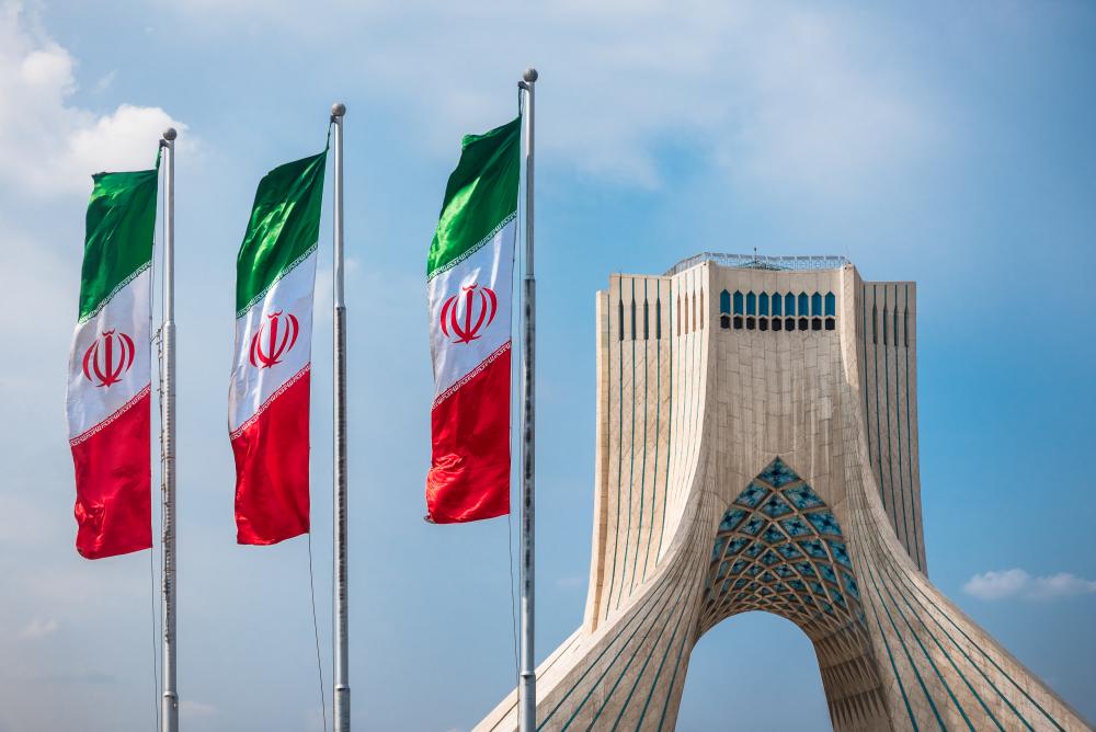 «إيران» تستمر بمواجهة أمريكا والاحتلال