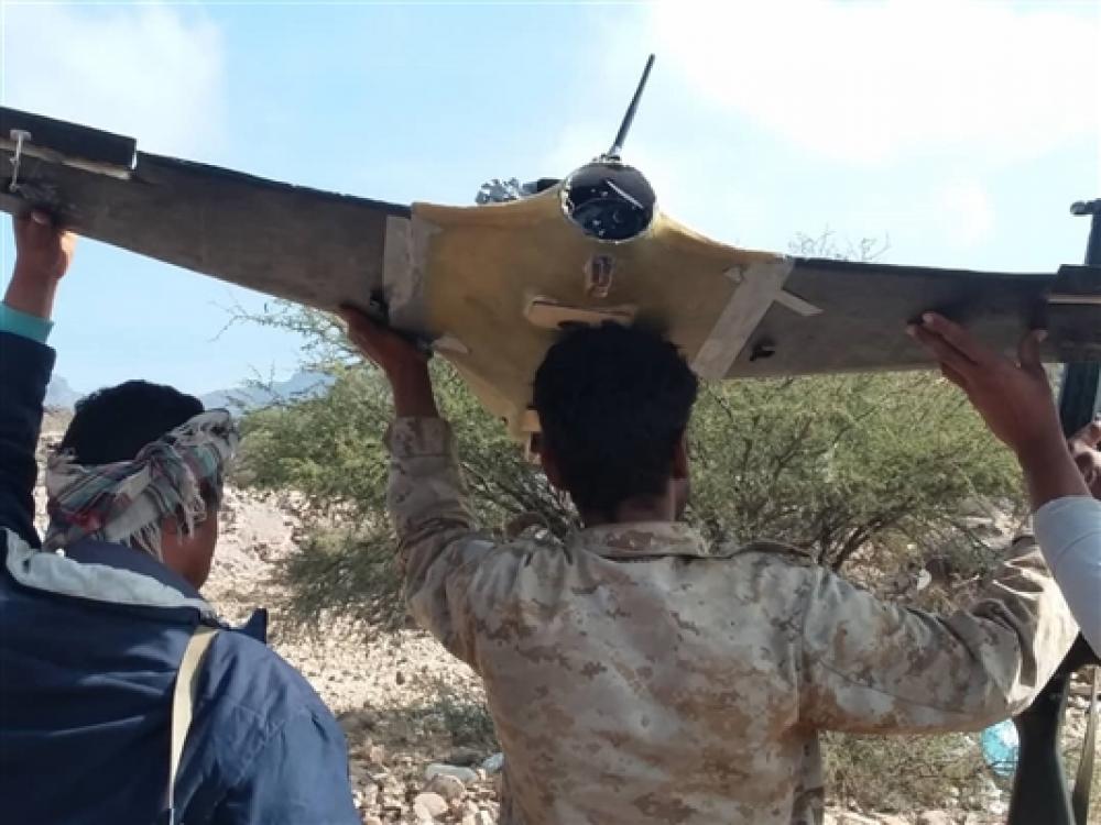 الحوثيون يقصفون مطار نجران بطائرة مسيرة