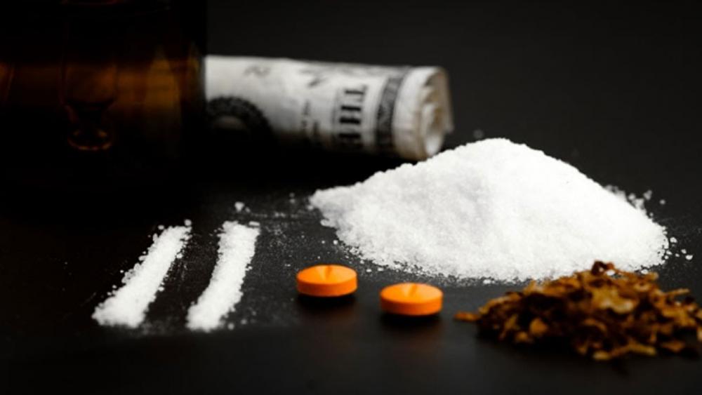 مكافحة المخدرات: ضبط مروجين في أكثر من محافظة 