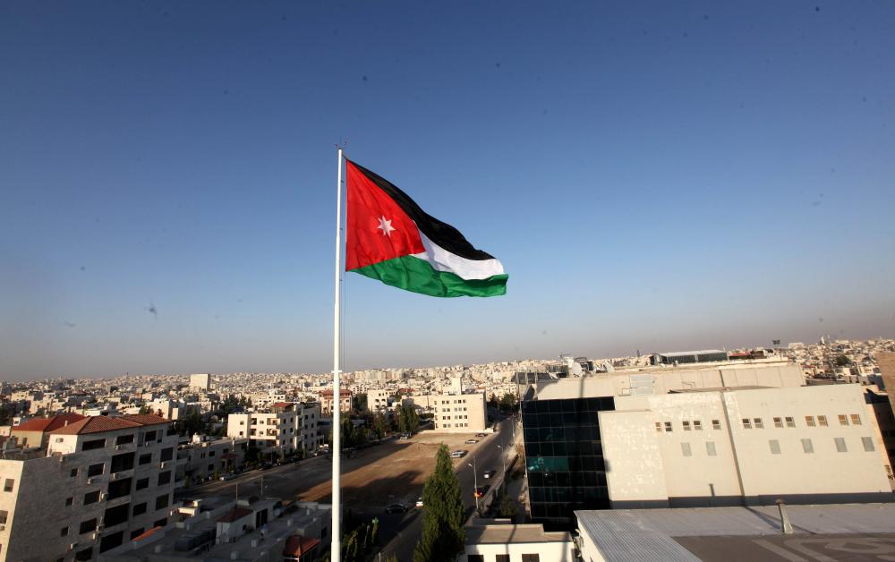 الأردن يفرض حظراً على استيراد بعض السلع من سوريا