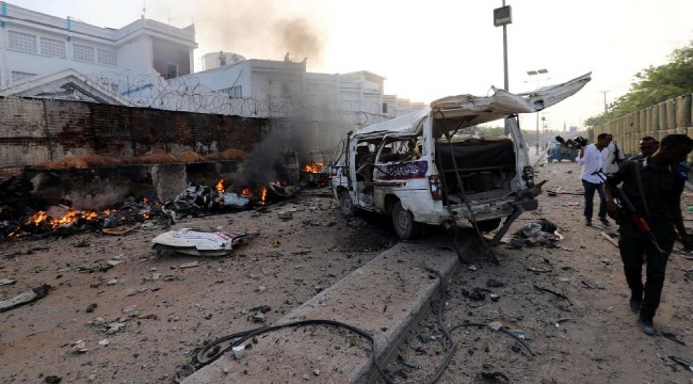 تفجيرات وإطلاق نار في مقديشو يودون بحياة العشرات 