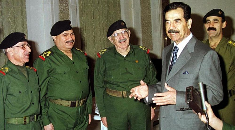  وثائق بخط يد صدام حسين للبيع على موقع Ebay