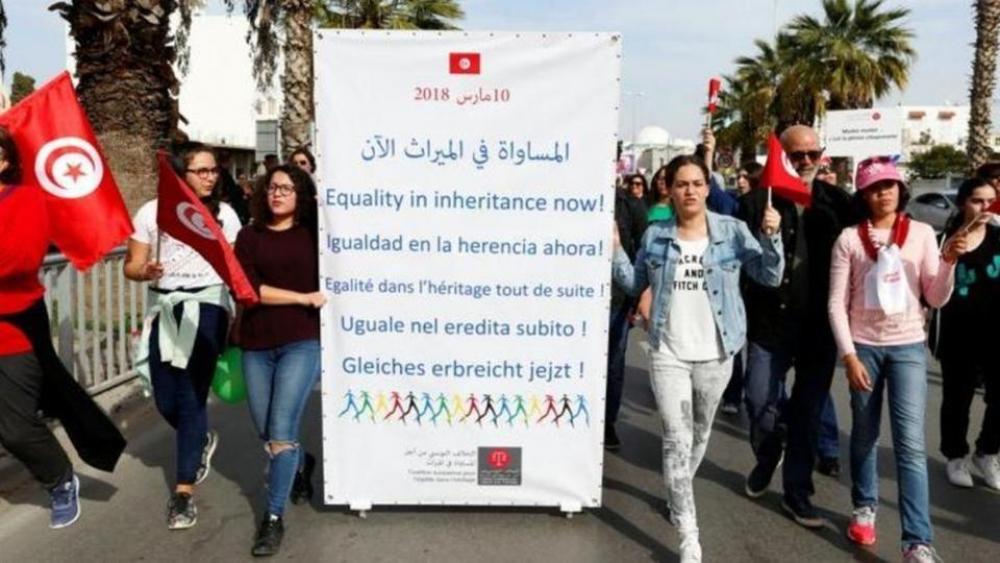 "تونس" تقر مشروع قانون مثير للجدل !