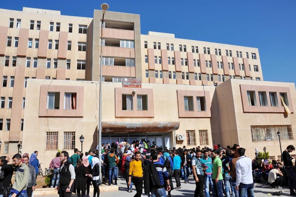 المدينة الجامعيّة في حمص ازدحام في الغرف و الإدارة تردّ!