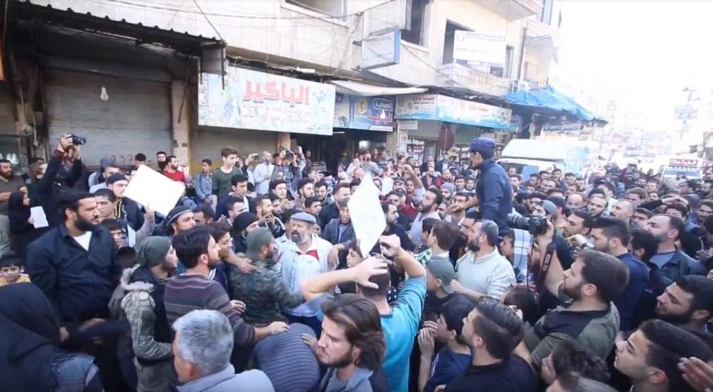 "هيئة تحرير الشام" تقتحم كفر تخاريم وتوقع ضحايا وجرحى.. والسبب؟