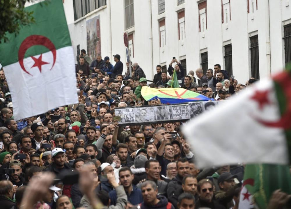 غضب الشارع الجزائري ينصبّ على الانتخابات!