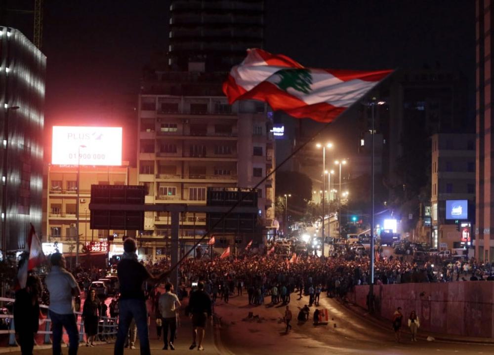اللبنانيون في حالة "كرّ وفرّ" يُغلقون باباً ويفتحون آخر!