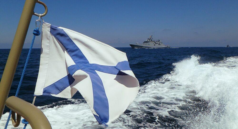  سفينة روسية تمنع مدمرة أمريكية من انتهاك الحدود