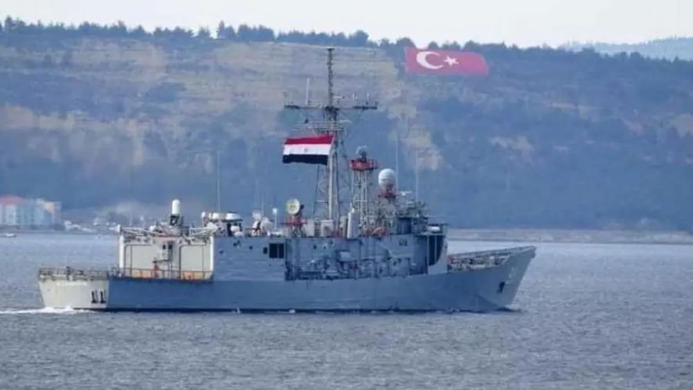سفن حربية مصرية تصل إلى تركيا 
