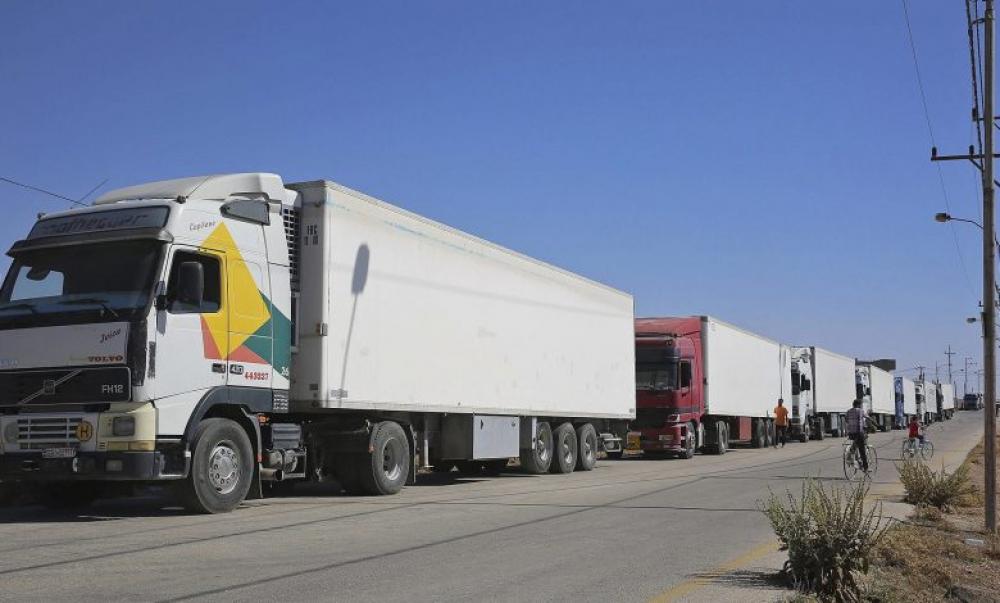 ما حقيقة عبور 300 شاحنة بضائع سورية إلى السعودية يومياً.. ؟!