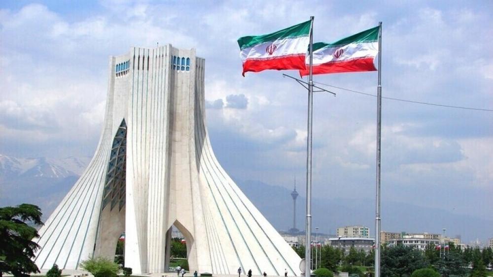 طهران: العقوبات الأمريكية تمنعنا من لقاحات كورونا