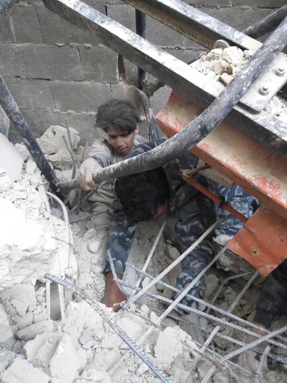 انهيار مبنى بريف دمشق مكون من 5 طوابق.. وهذا ماحصل