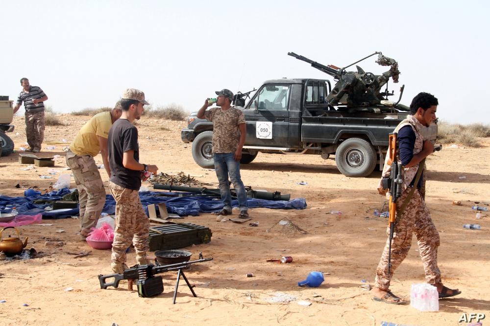"الجيش الوطني الليبي" يعتقل مسلحين من "القاعدة".. وثائق ومعلومات سرية بحوزتهم 