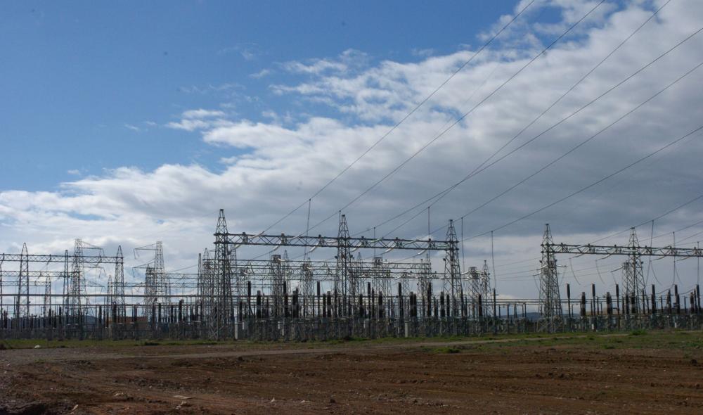 وزارة الكهرباء تتسلّم 5 محوّلات كهرباء وصلت إلى ميناء طرطوس  27/07/2015   