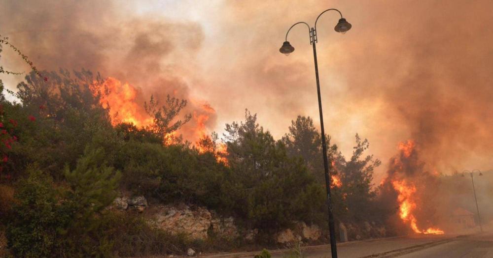 خطر تمدد الحرائق في لبنان مازال قائماً