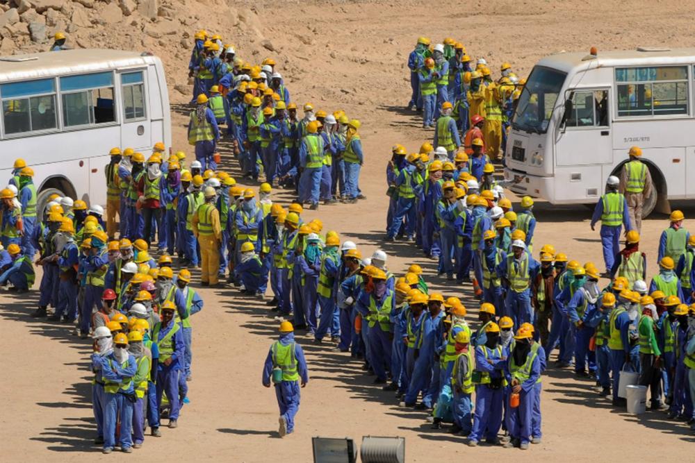 آلاف من العمال المهاجرين..ضحايا مونديال قطر 2022